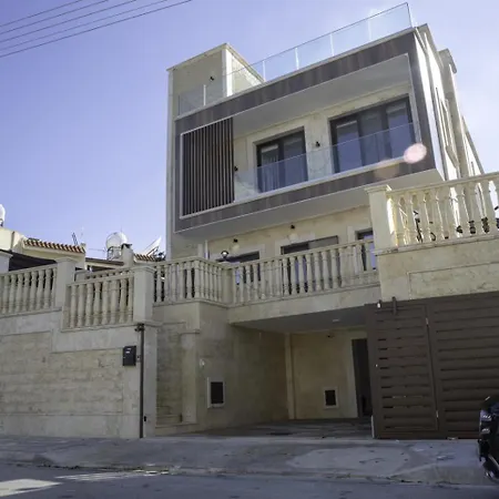 Luxury 5br Private With Pool - Chloraka Villa *