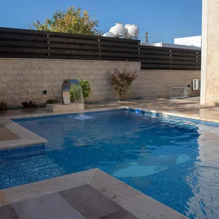 Luxury 5br Private With Pool - Chloraka *