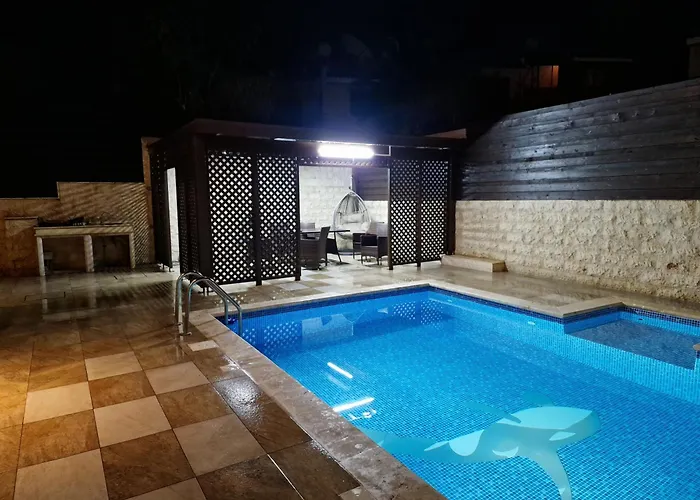Luxury 5br Private With Pool - Chloraka וילה