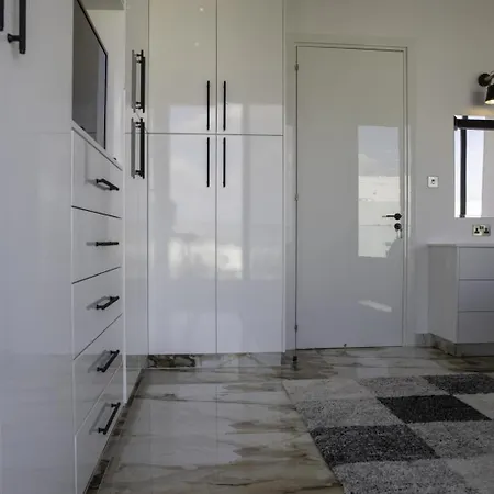 Luxury 5Br Private Villa With Pool - Chloraka