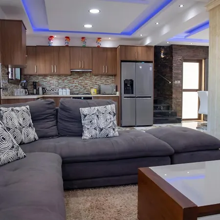 Luxury 5Br Private Villa With Pool - Chloraka فيلة