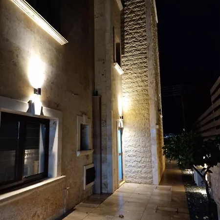 Luxury 5br Private With Pool - Chloraka