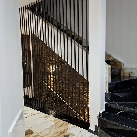 Luxury 5br Private With Pool - Chloraka *