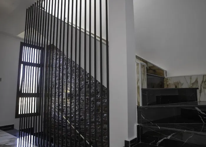 Luxury 5br Private With Pool - Chloraka *