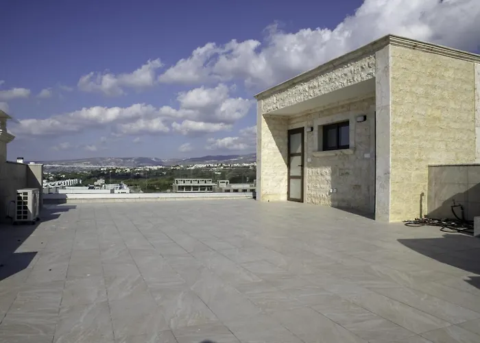 Vila Luxury 5br Private With Pool - Chloraka Klorakas