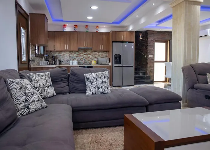 Luxury 5br Private With Pool - Chloraka 빌라