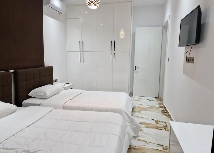 Luxury 5br Private With Pool - Chloraka Villa Klorakas